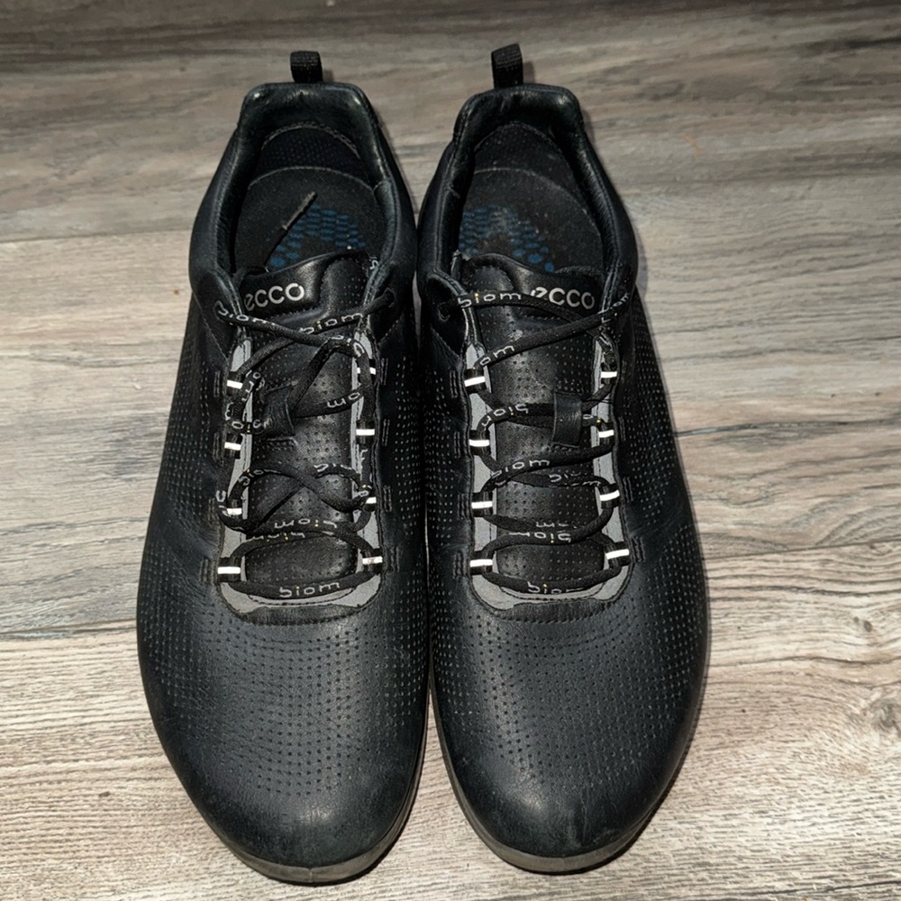 Ecco sneakers barely worn